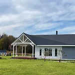 Holiday home Getaway, 20 Min From Tallinn Jaersi